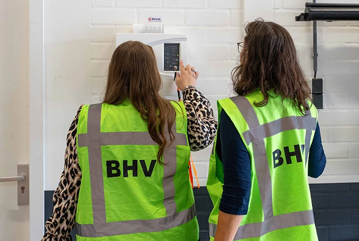 In-house emergency respons mandatory?